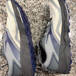 Women’s Brooks trail
Shoes